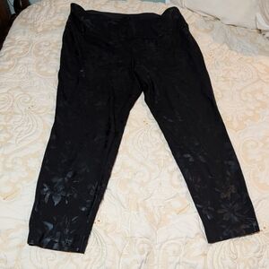NWT Soft Surroundings Black Floral Cropped Pants